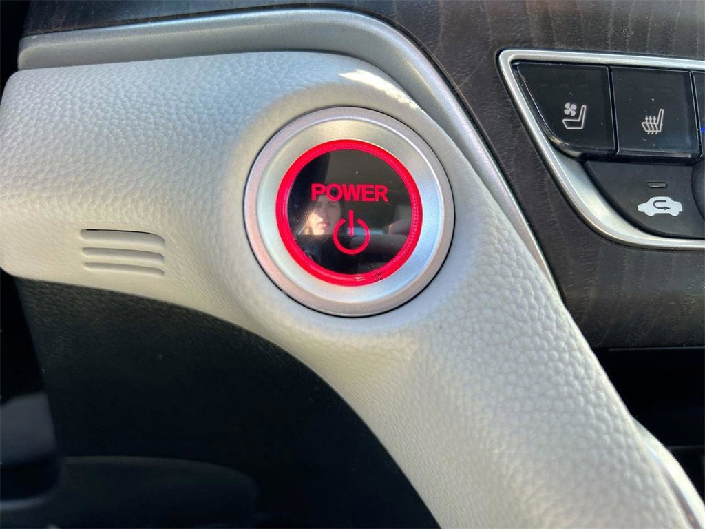 Used 2018 Honda Accord Touring image 32