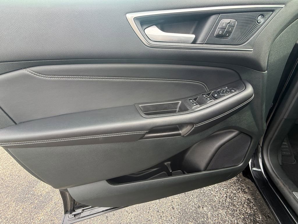 Used 2024 Ford Edge Titanium w/ Equipment Group 301A AWD/4WD image 15