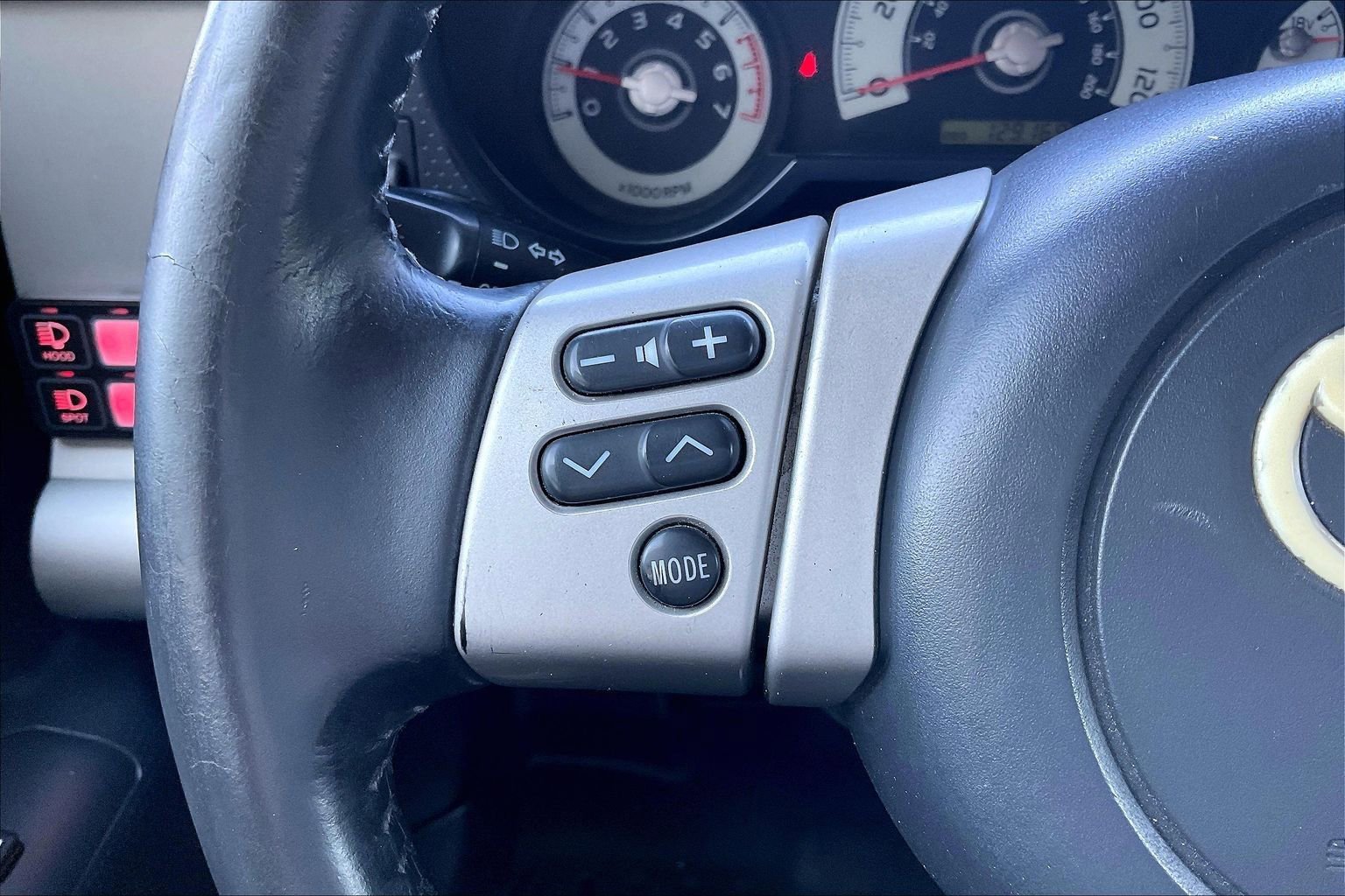 Used 2010 Toyota FJ Cruiser 4WD image 10