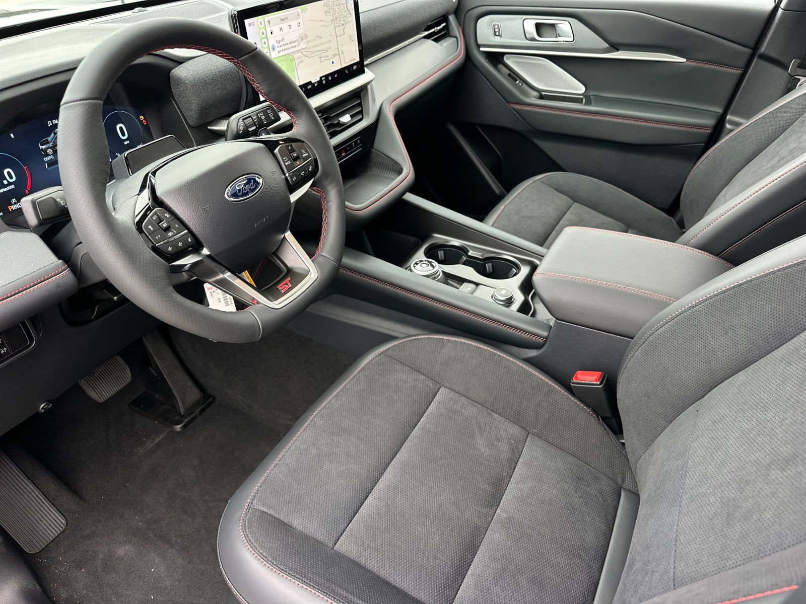 New 2025 Ford Explorer ST-Line w/ Premium Package RWD image 11