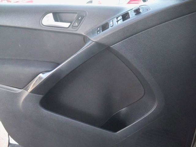 Used 2017 Volkswagen Tiguan Limited w/ Premium Package image 14