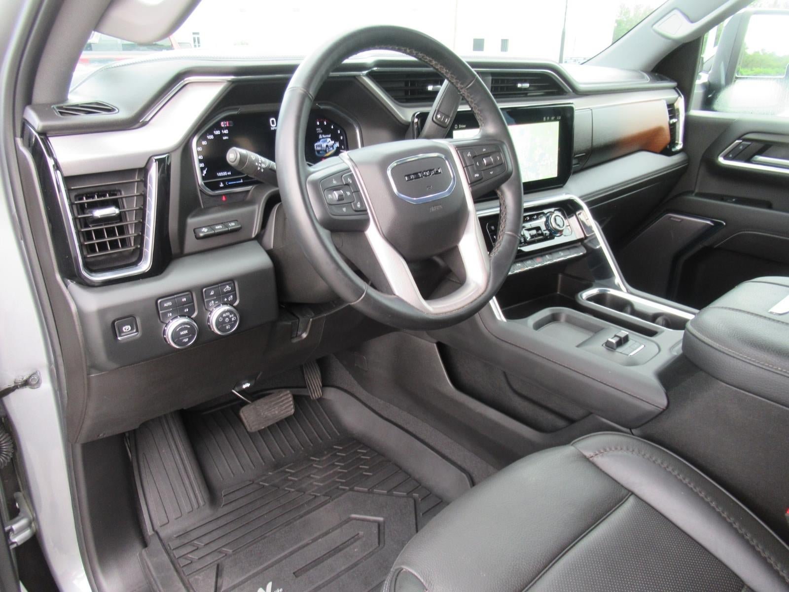 Used 2025 GMC Sierra 2500 Denali w/ Denali Reserve Package AWD/4WD image 24