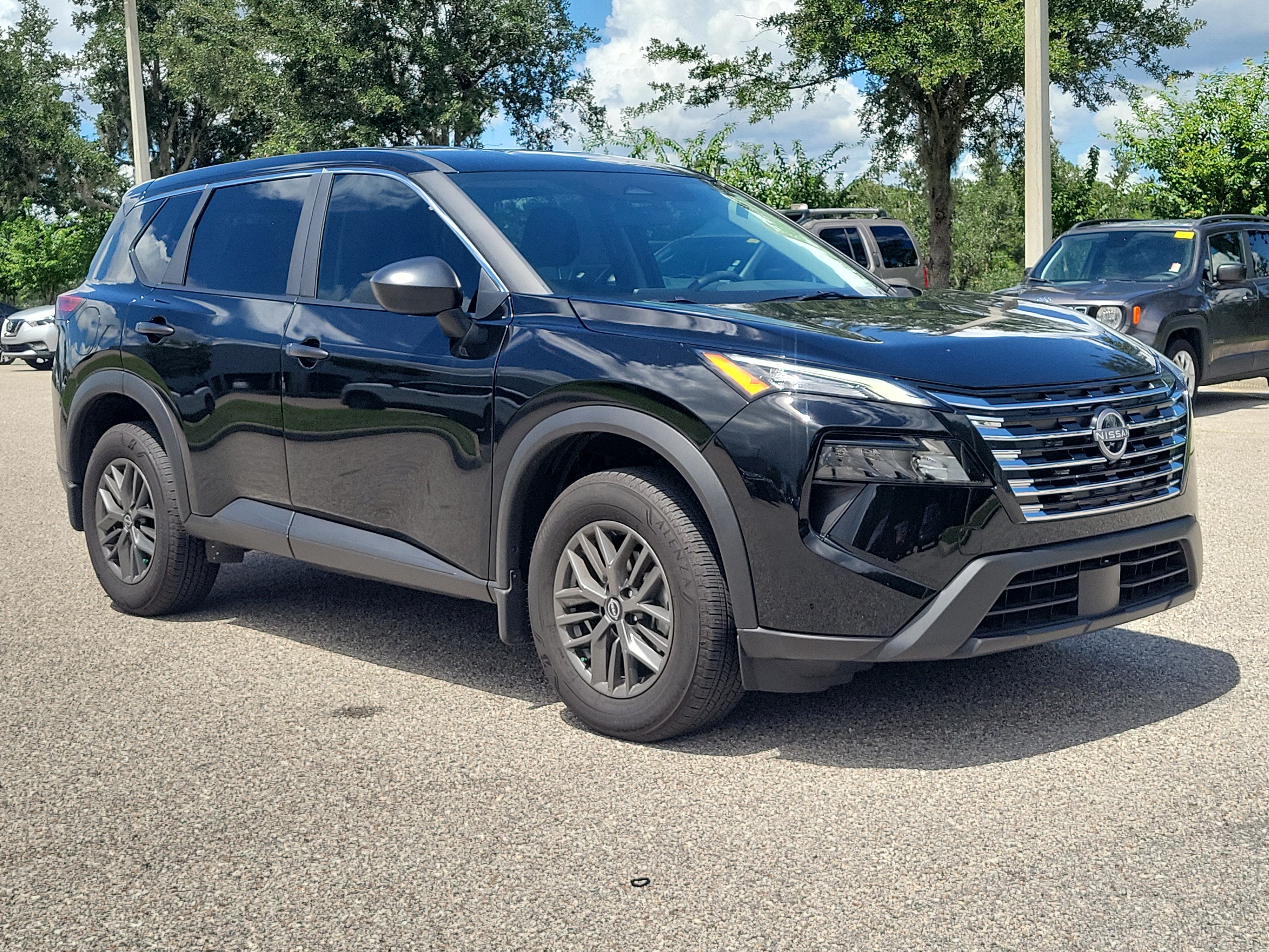 Certified 2025 Nissan Rogue S FWD image 3