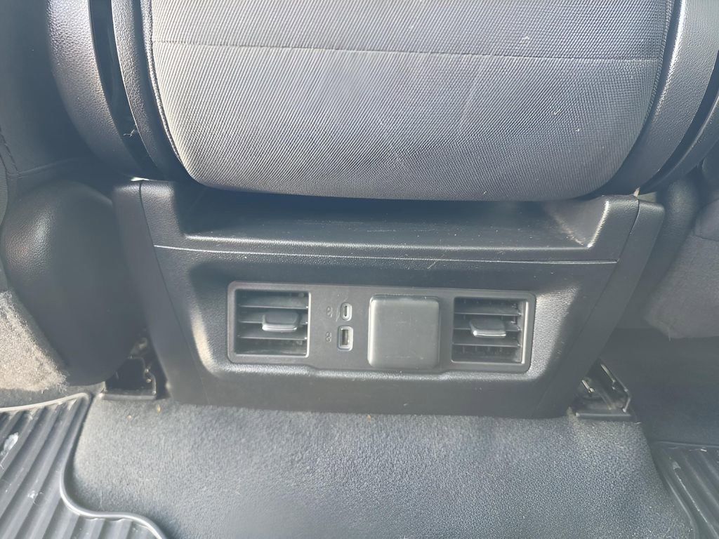 Used 2022 Chevrolet Silverado 1500 LT AWD/4WD image 27