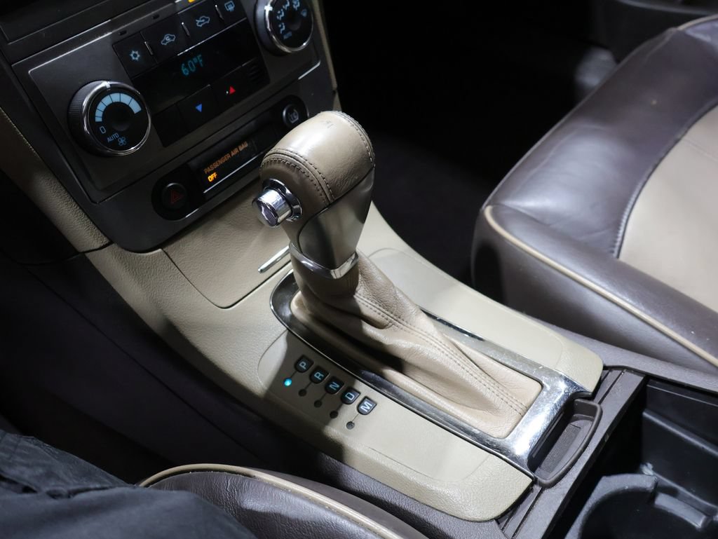 Used 2008 Chevrolet Malibu LTZ FWD image 25