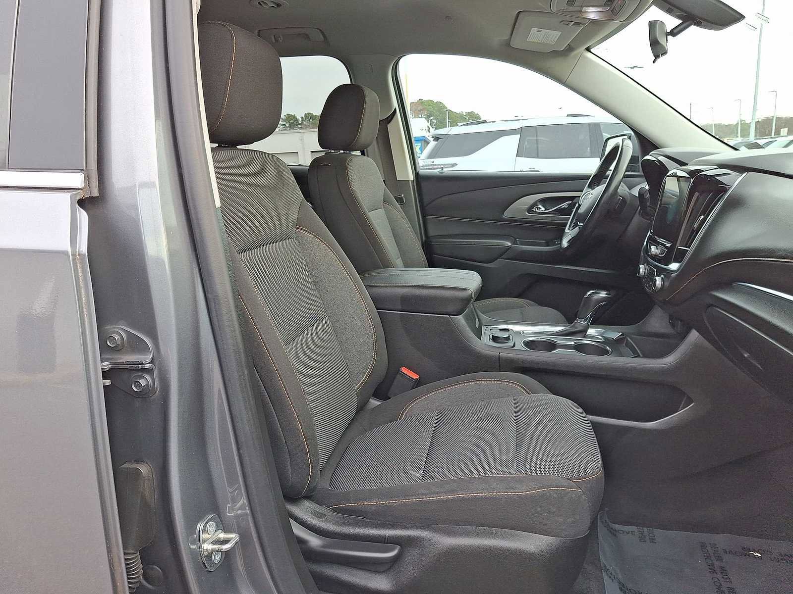 Certified 2018 Chevrolet Traverse LT image 33