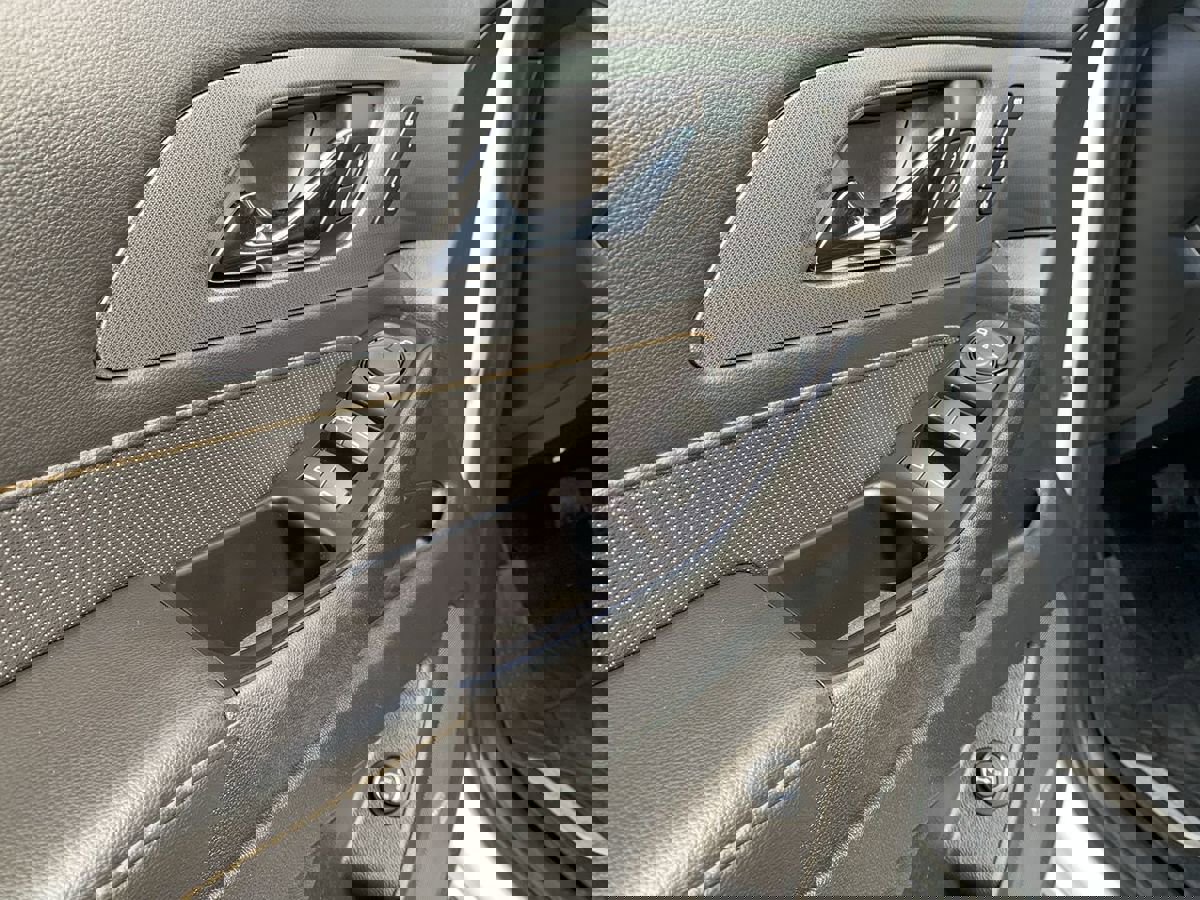 Used 2020 Chevrolet Traverse Premier AWD/4WD image 17