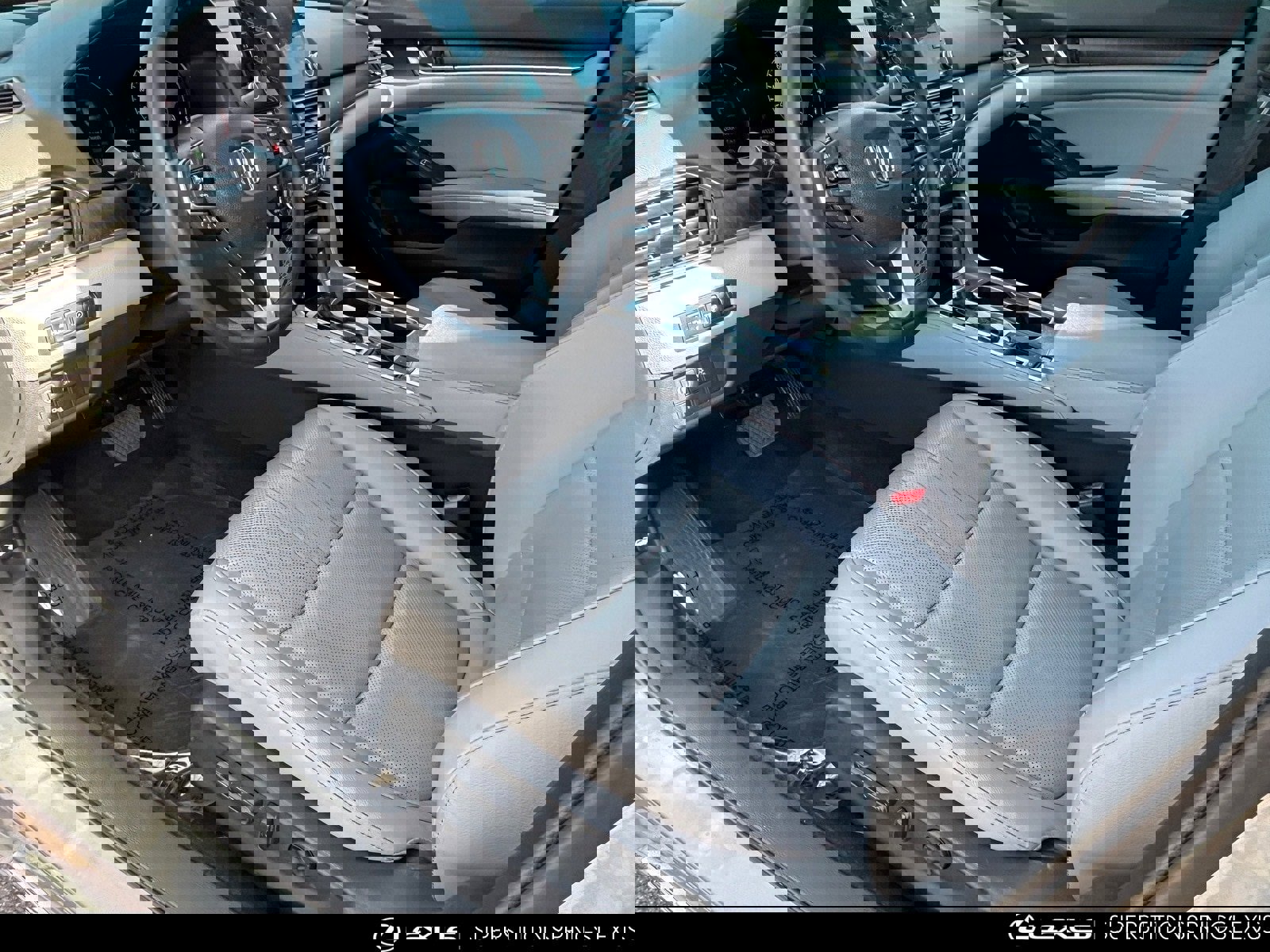 Used 2018 Honda Accord Touring image 19