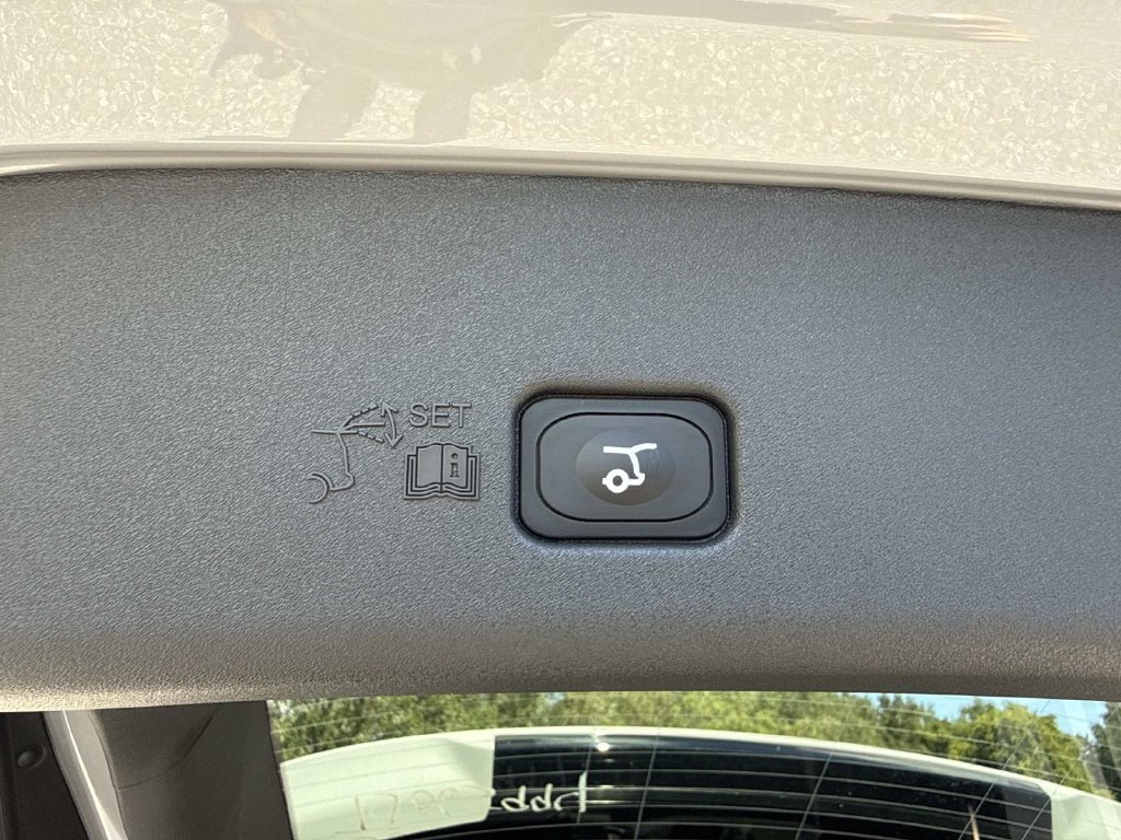 New 2026 Lincoln Nautilus Premier AWD/4WD image 12