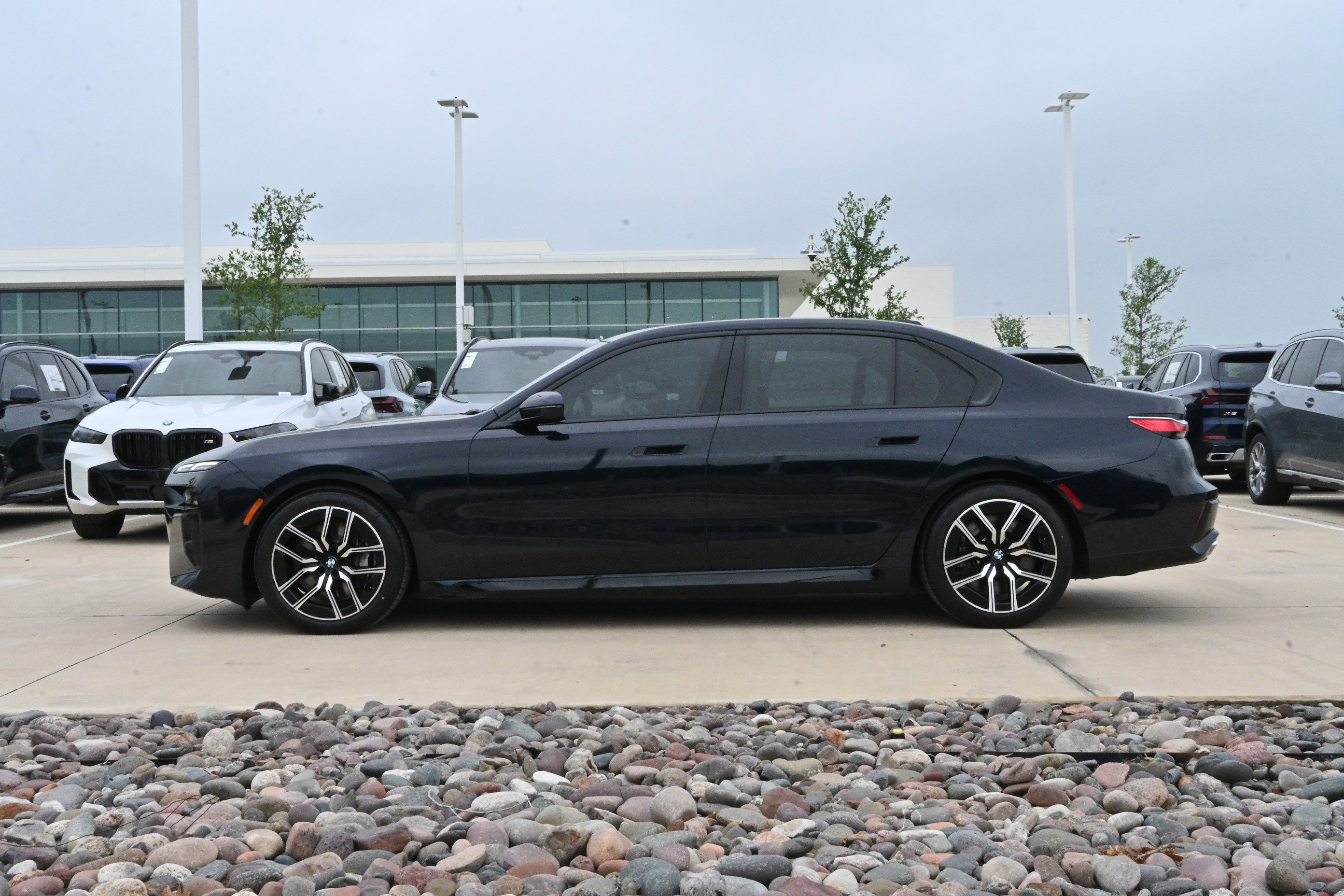 Certified 2024 BMW 760i xDrive AWD/4WD image 6