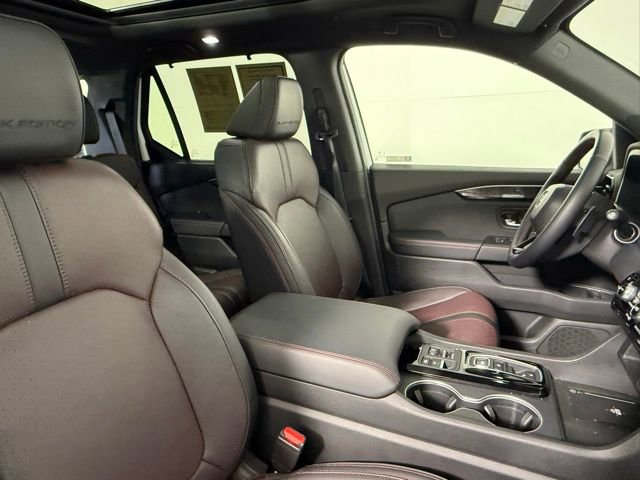 Used 2025 Honda Pilot Black Edition image 48