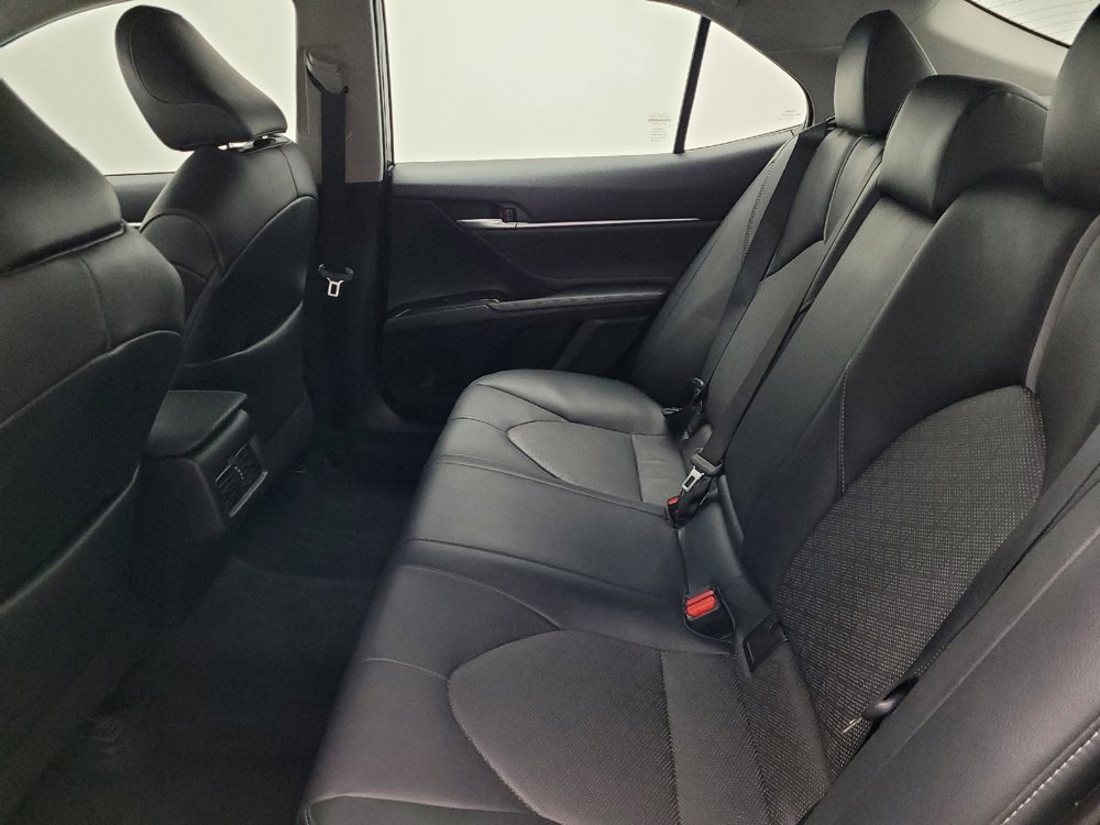 Used 2018 Toyota Camry XSE image 18