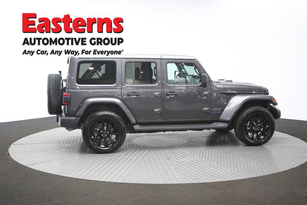 Used 2025 Jeep Wrangler Unlimited Sahara AWD/4WD image 40