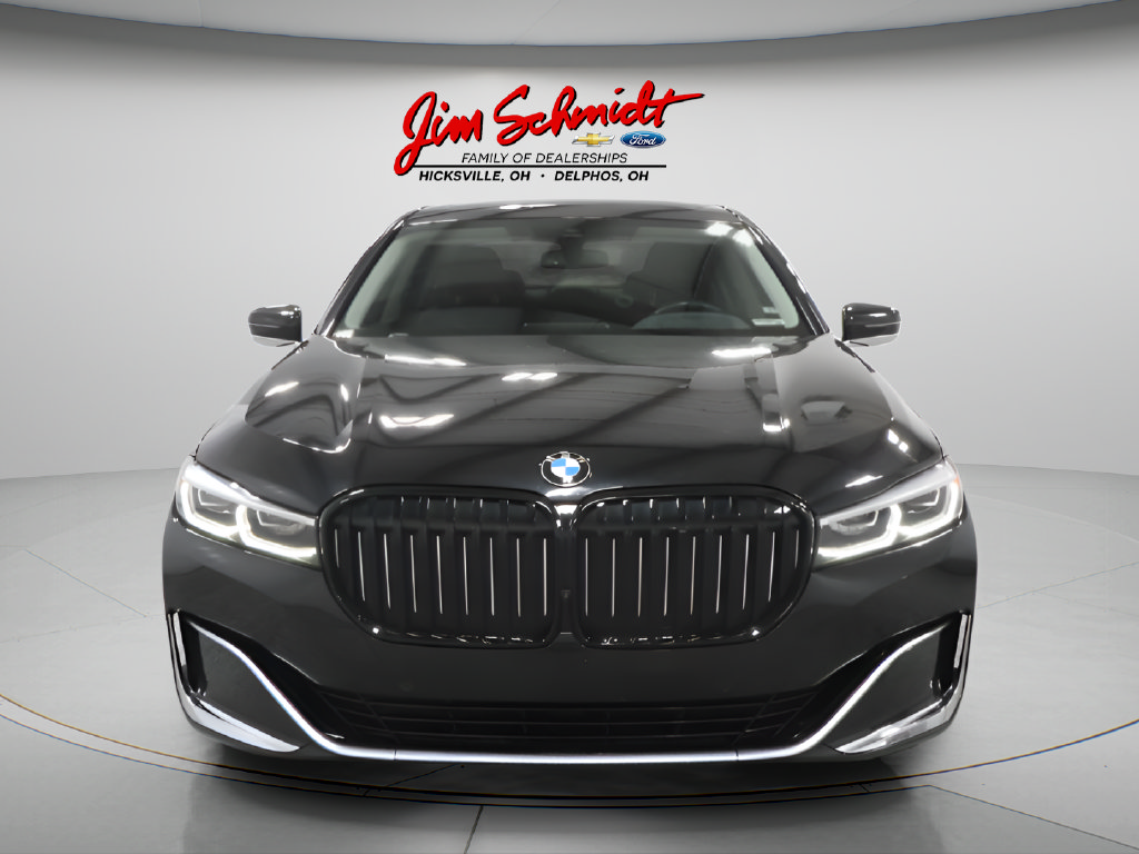 Used 2020 BMW 740i xDrive w/ Premium Package AWD/4WD image 3