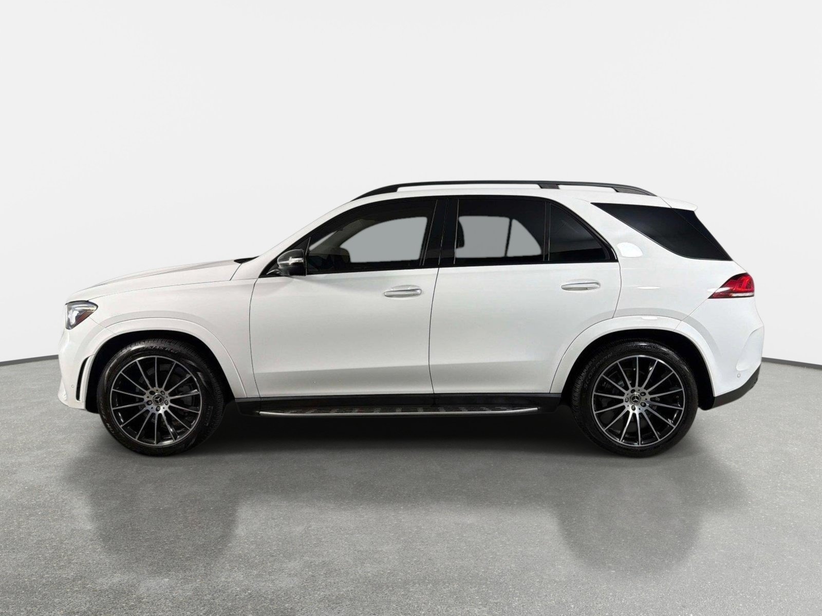 Used 2025 Mercedes-Benz GLC 350e 4MATIC image 6