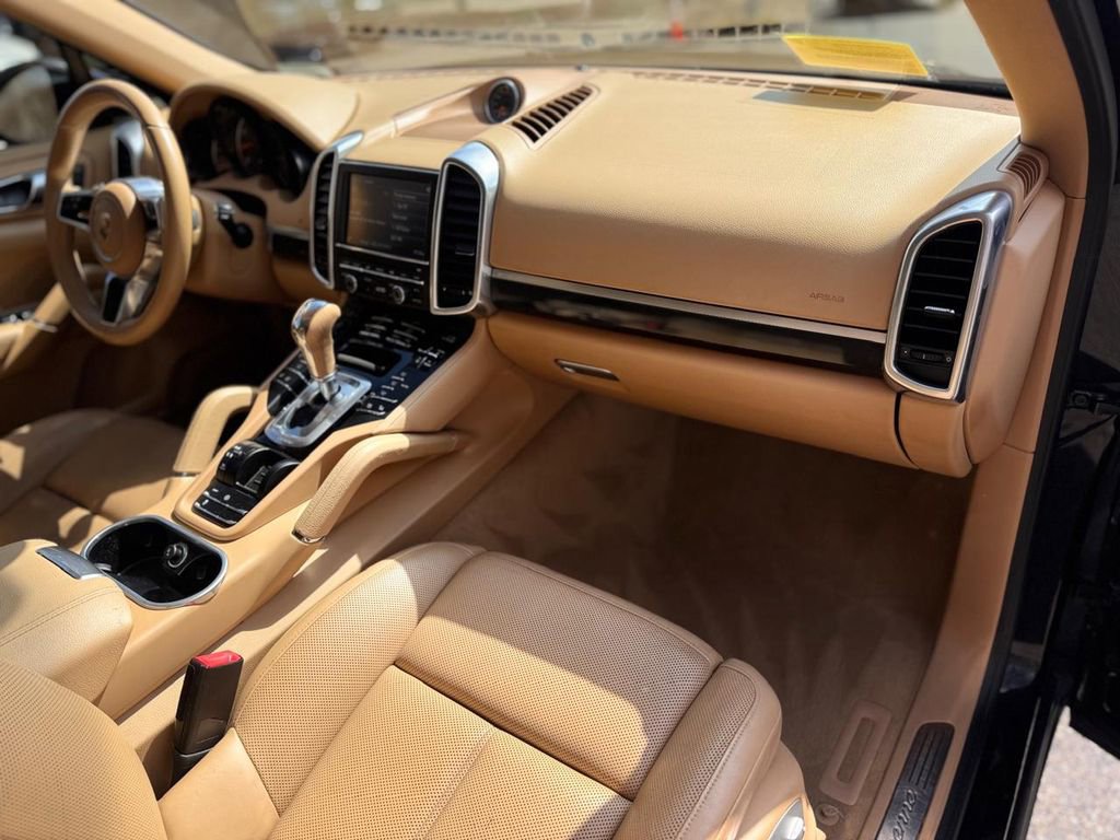 Used 2016 Porsche Cayenne AWD/4WD image 24