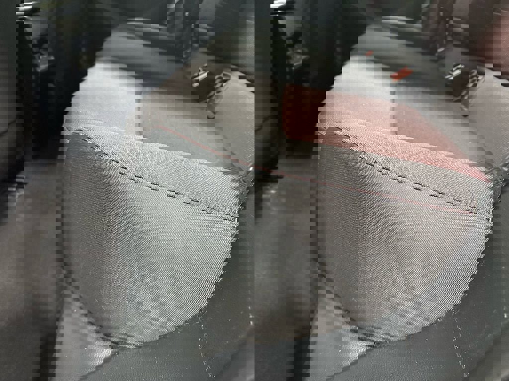 Used 2025 Toyota Corolla SE w/ SE Premium Package image 44