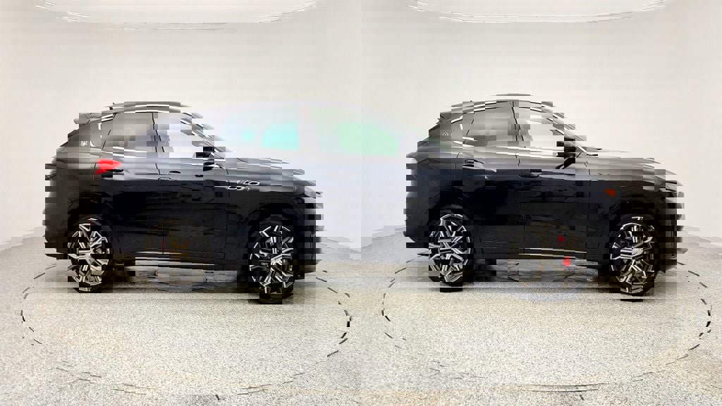 Used 2019 Maserati Levante GTS image 4