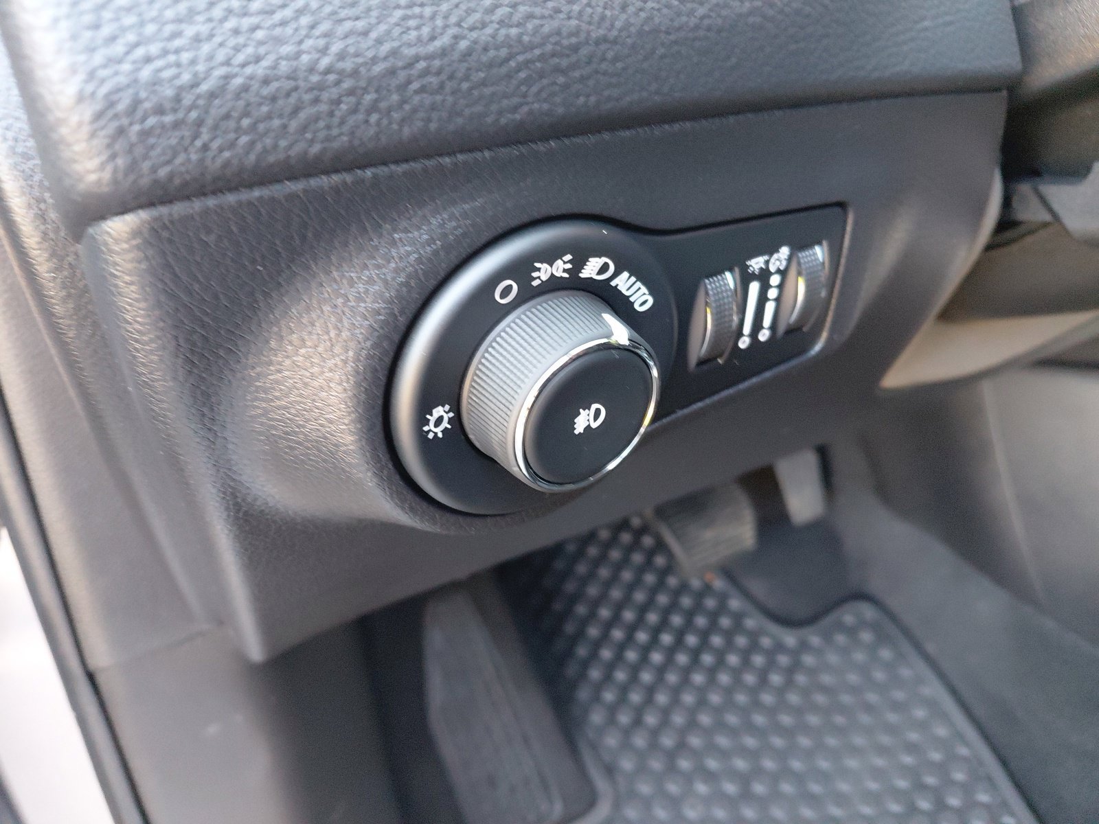 Used 2019 Jeep Compass Latitude w/ Popular Equipment Group AWD/4WD image 21