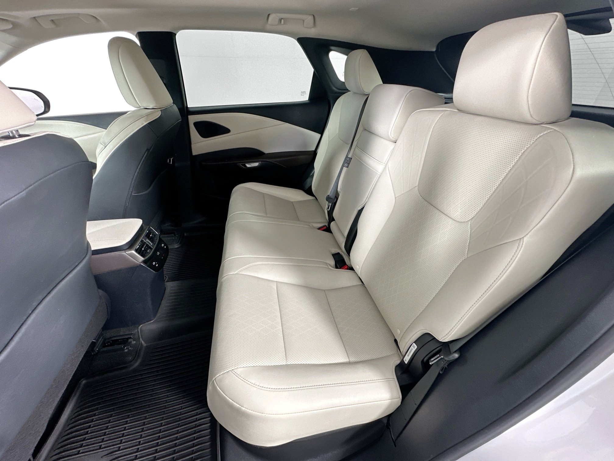 Used 2023 Lexus RX 350 Premium Plus w/ Cold Area Package FWD image 24