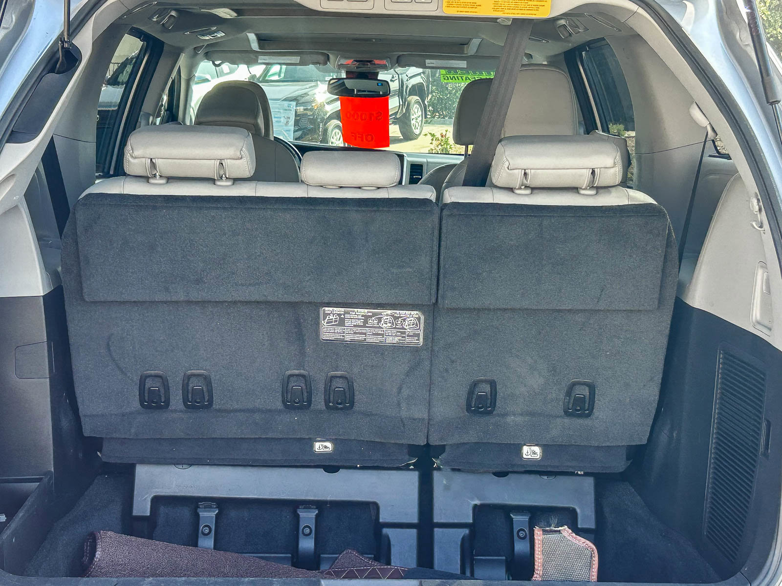 Used 2018 Toyota Sienna Limited w/ Carpet Mat Package image 27