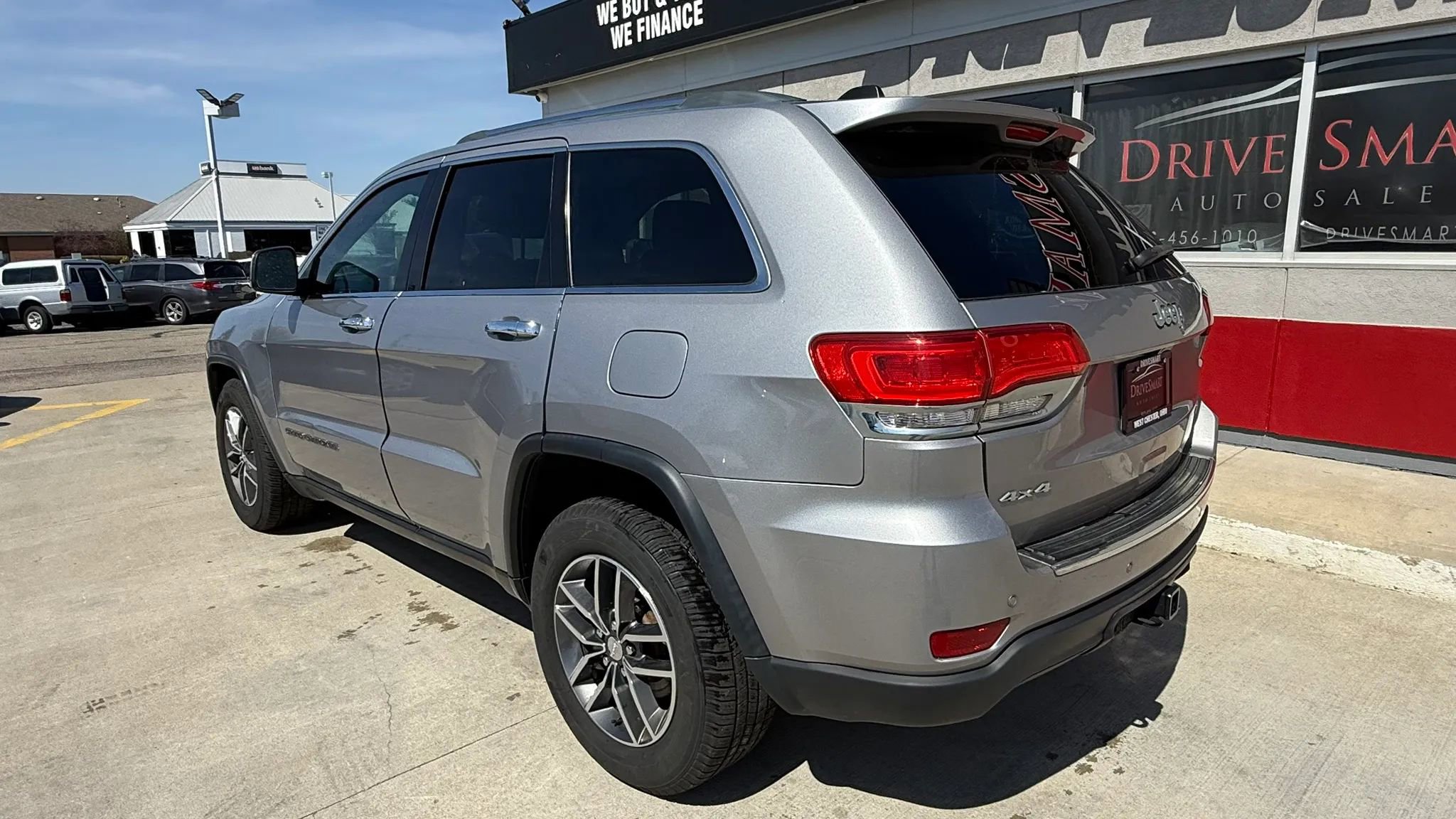 Used 2018 Jeep Grand Cherokee Limited w/ Trailer Tow Group IV image 4