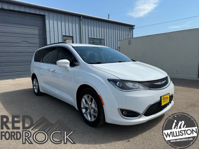 Used 2018 Chrysler Pacifica Touring Plus w/ Tire & Wheel Group FWD image 1