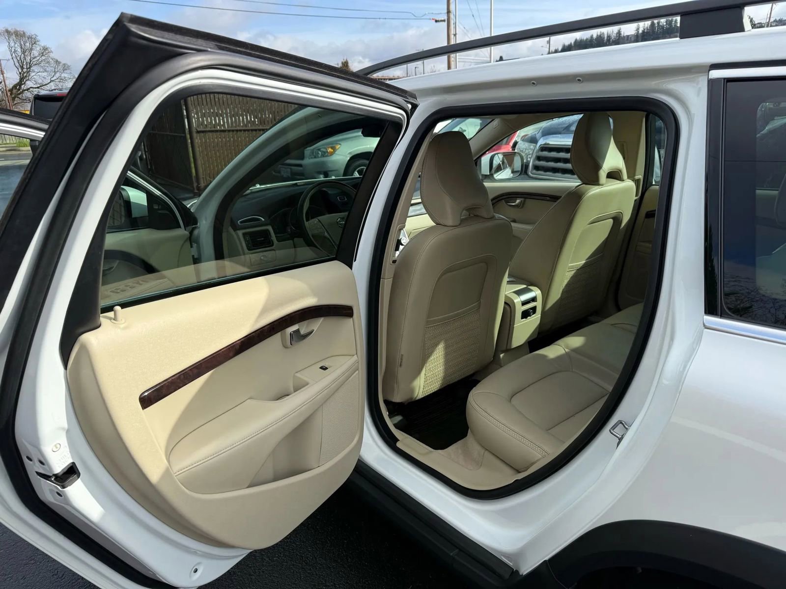 Used 2016 Volvo XC70 T5 Platinum image 10