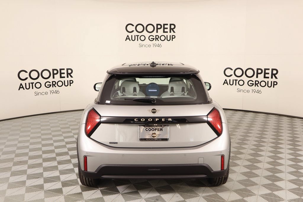 New 2025 MINI Cooper 2-Door Hardtop FWD image 22