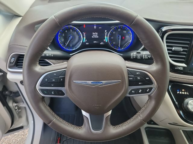 Used 2021 Chrysler Pacifica Touring-L FWD image 24