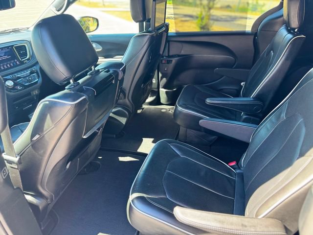 Used 2018 Chrysler Pacifica Limited w/ Advanced Safetytec Group FWD image 38