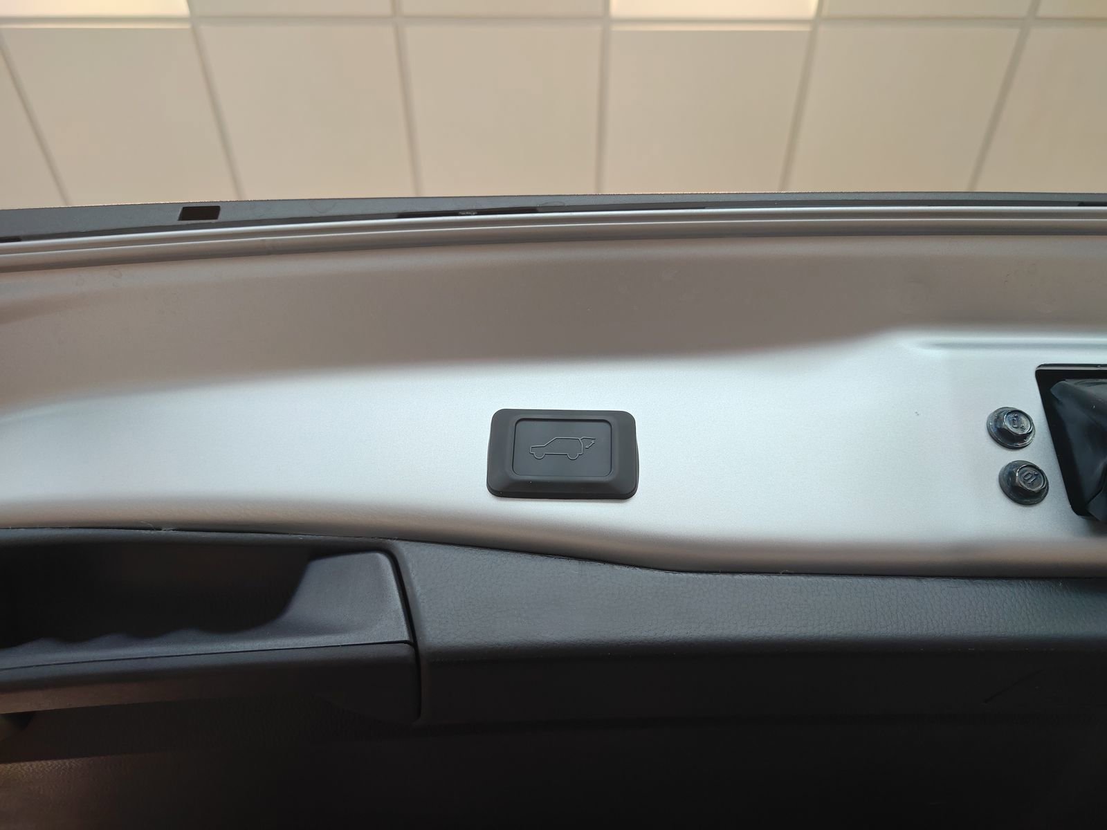 New 2025 Toyota RAV4 XLE w/ Convenience Package image 18