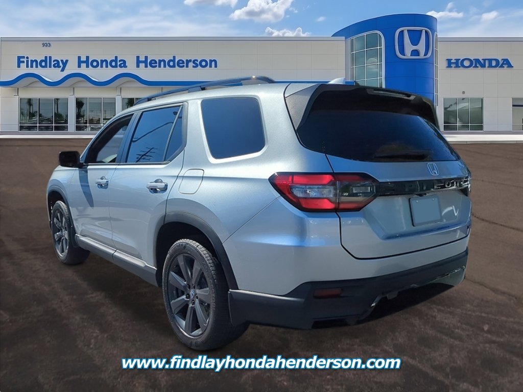 New 2026 Honda Pilot Sport image 3