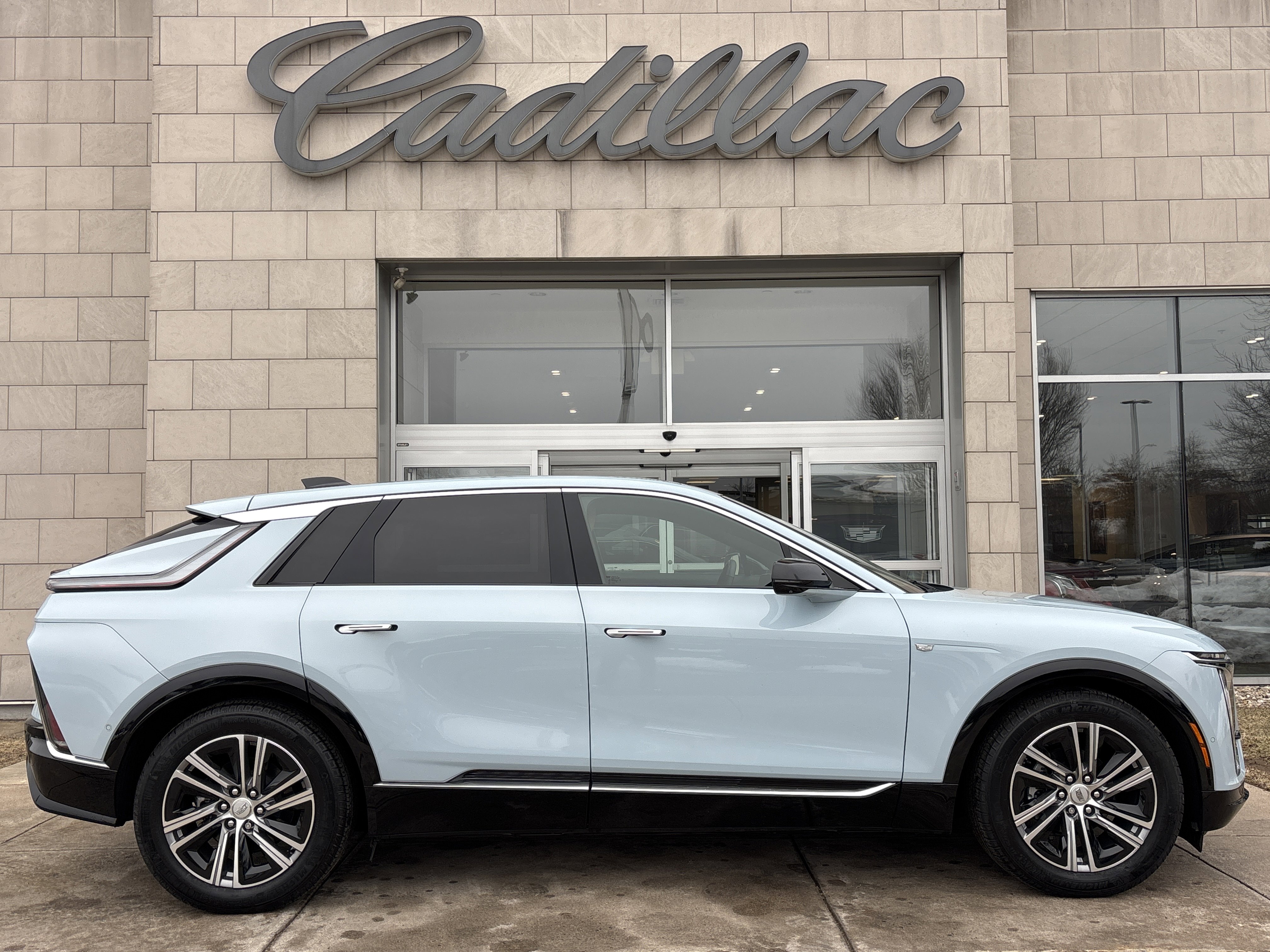 Used 2024 Cadillac Lyriq Luxury w/ Nappa Leather Package image 3