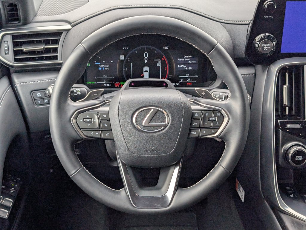 Used 2025 Lexus LX 700h Overtrail AWD/4WD image 17