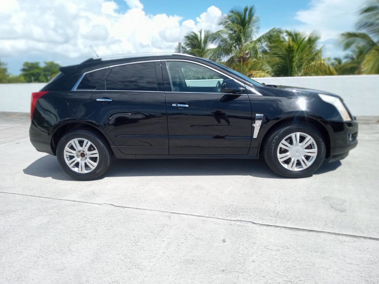 Used 2011 Cadillac SRX Luxury image 5