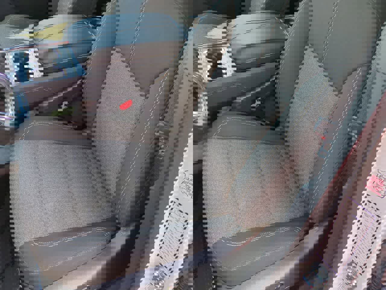 Used 2025 GMC Acadia Elevation image 17