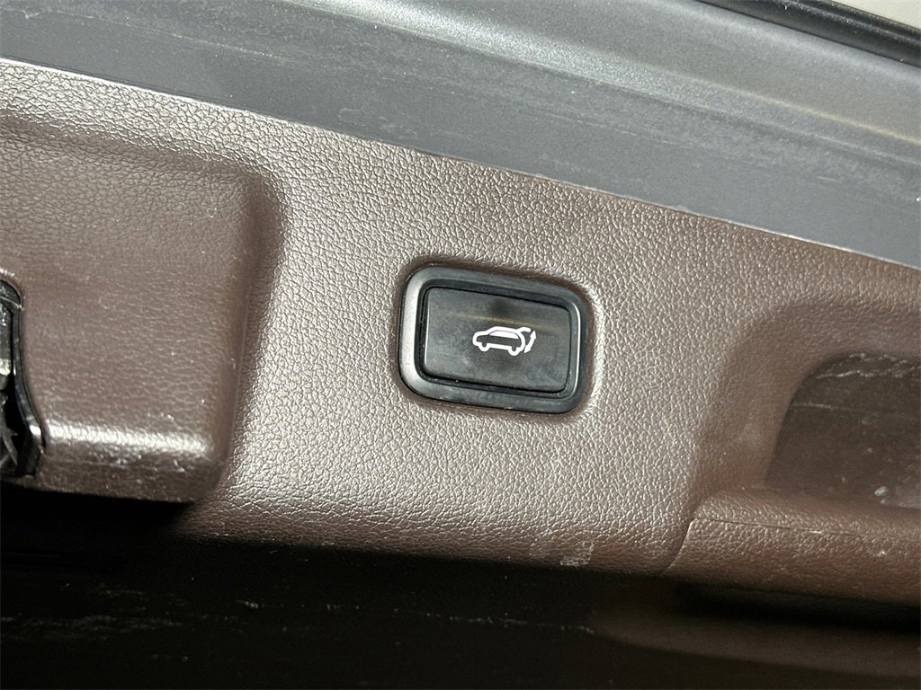 Used 2020 Hyundai Palisade Limited w/ Winter Weather Package image 7