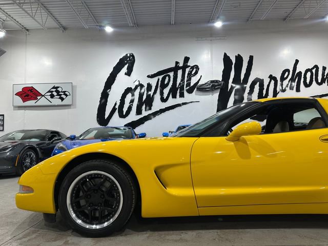 Used 2004 Chevrolet Corvette Coupe w/ Roof Package image 6
