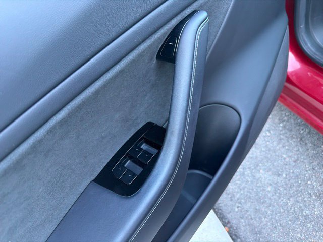 Used 2018 Tesla Model 3 Long Range RWD image 21