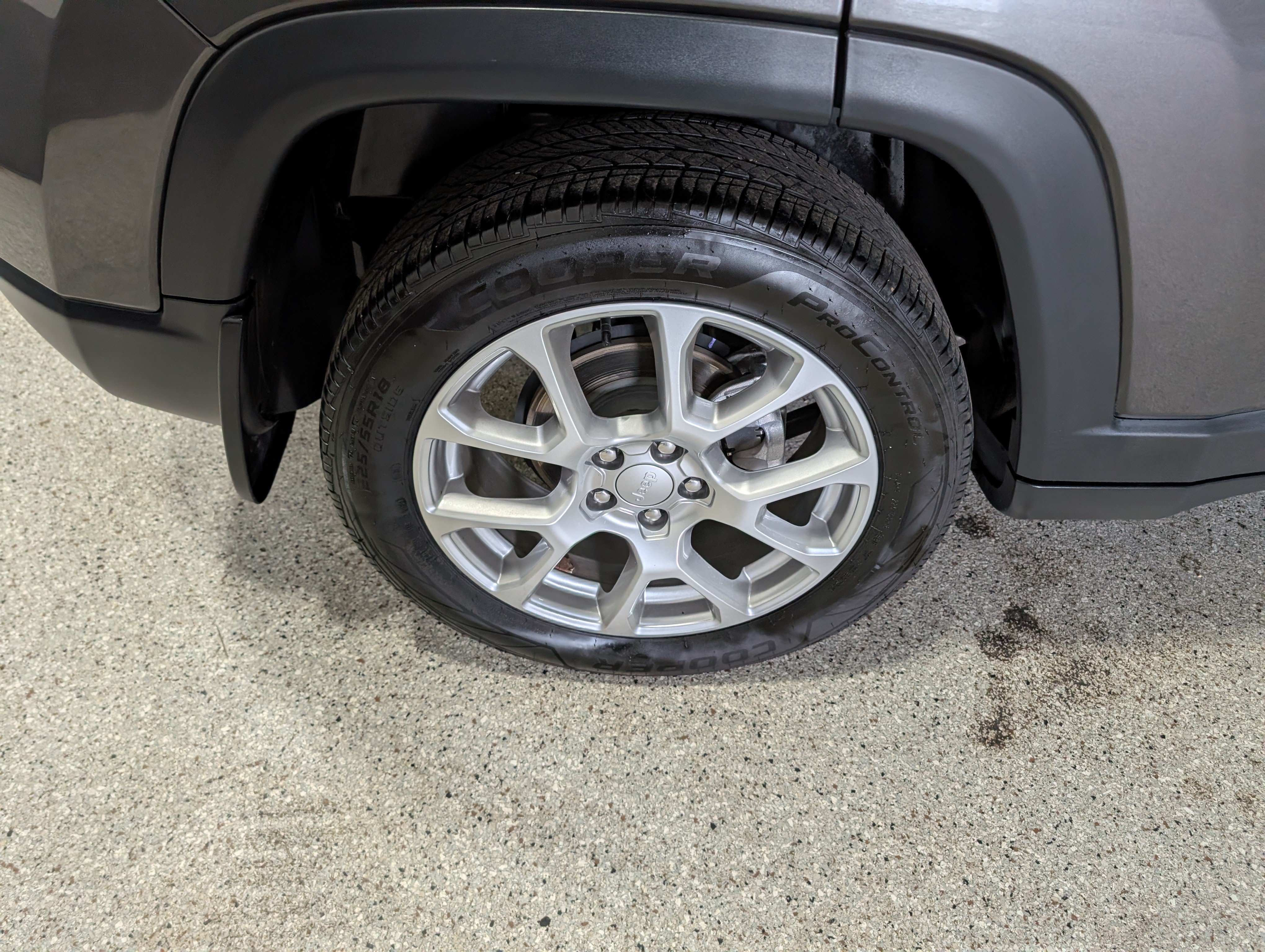 Used 2024 Jeep Compass Latitude AWD/4WD image 11