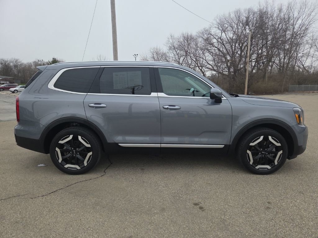 Used 2024 Kia Telluride S image 8