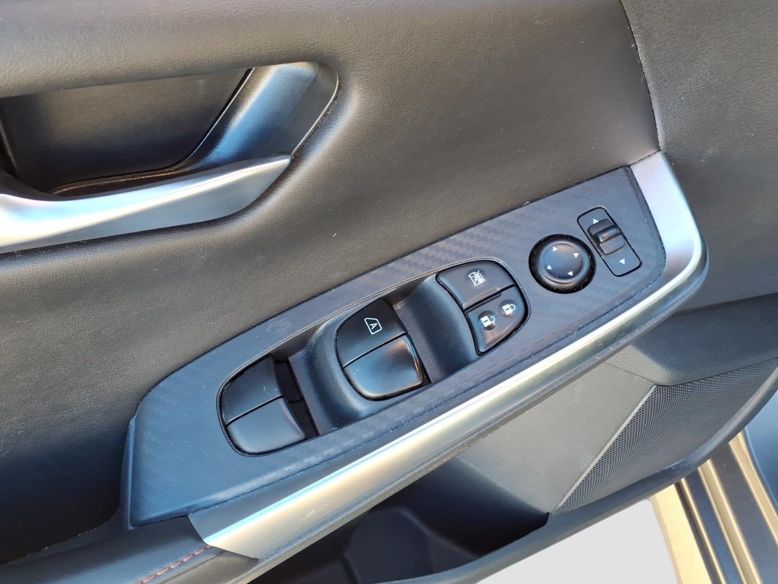 Used 2025 Nissan Sentra SR FWD image 17