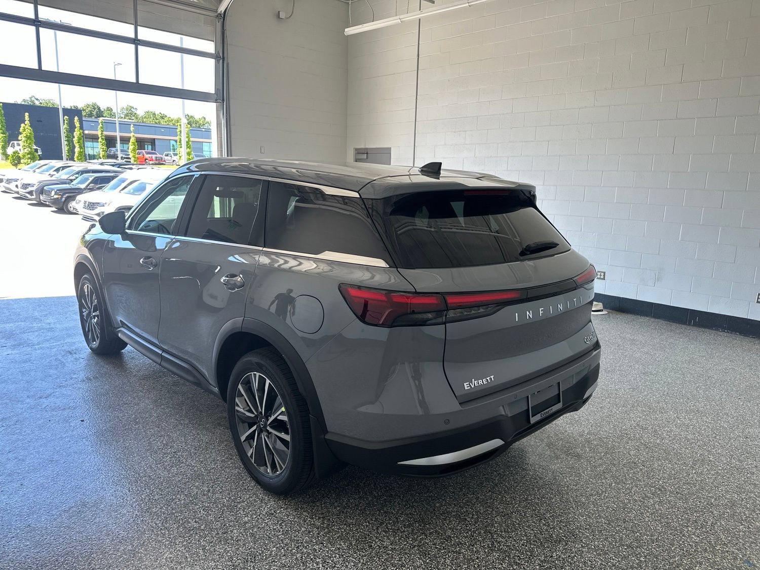New 2027 INFINITI QX60 Luxe w/ Cargo Package AWD/4WD image 2