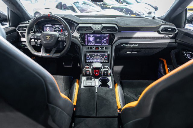 Used 2024 Lamborghini Urus Performante AWD/4WD image 52