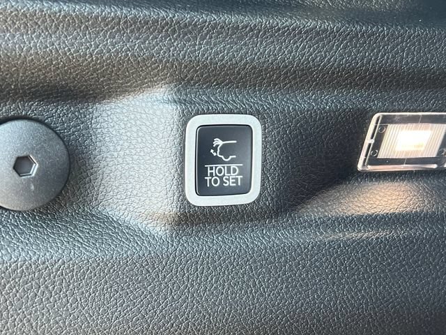 New 2026 Jeep Grand Cherokee L Limited w/ Luxury Tech Group II AWD/4WD image 37