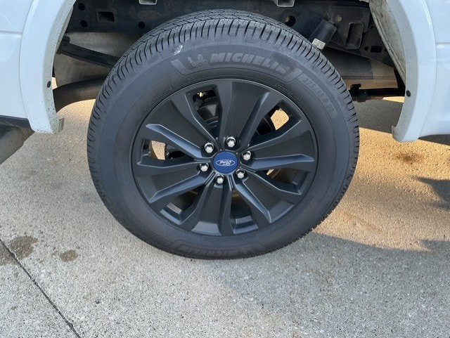 Used 2018 Ford F150 Lariat w/ Equipment Group 502A Luxury AWD/4WD image 18