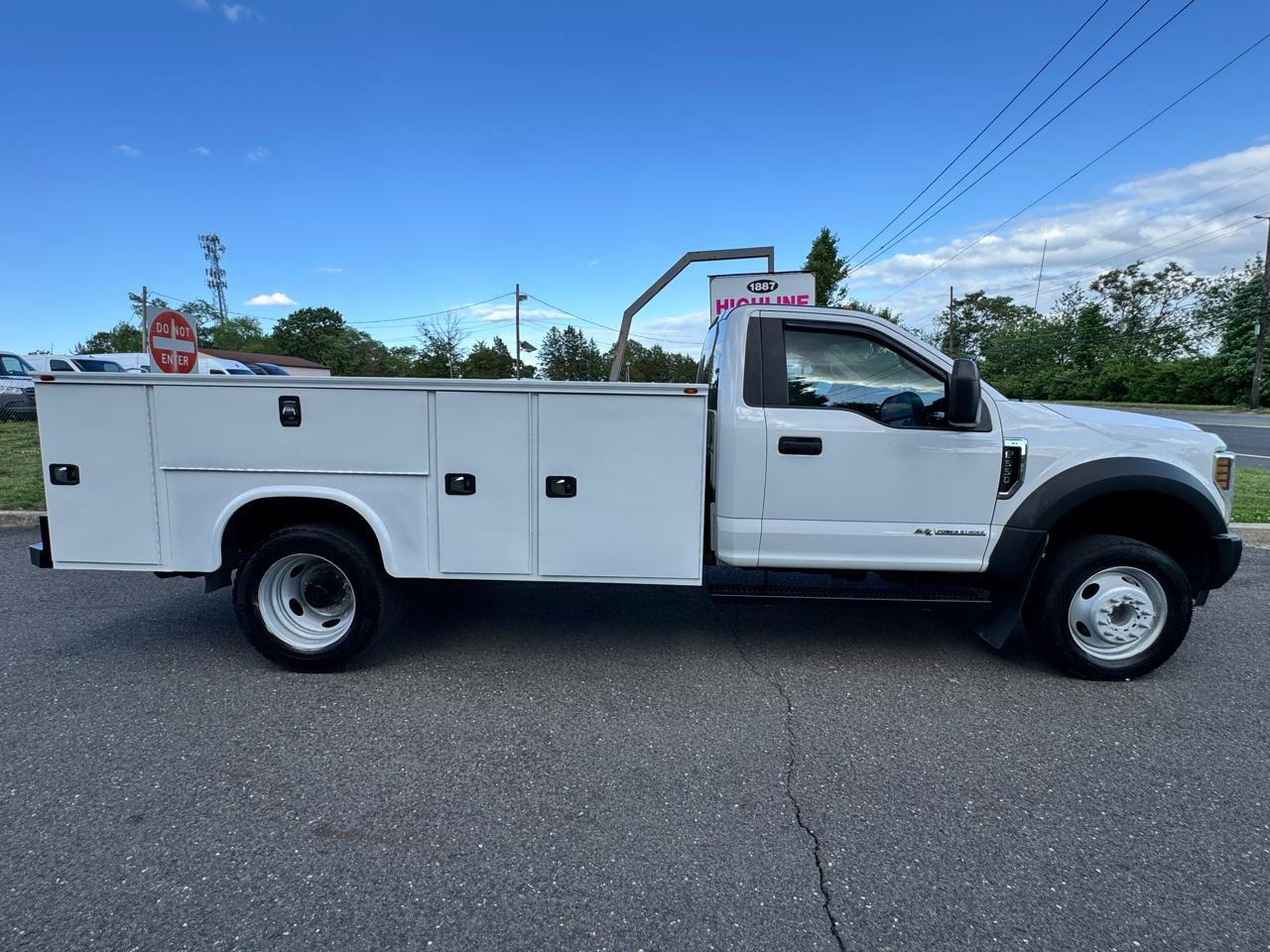 Used 2019 Ford F550 2WD Regular Cab Super Duty image 4