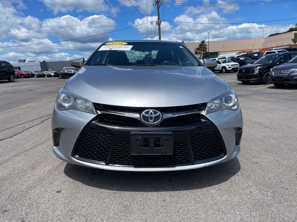 Used 2016 Toyota Camry SE FWD image 5