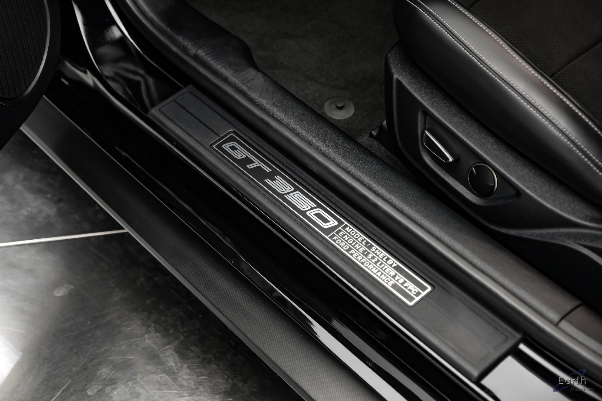 Used 2015 Ford Mustang Shelby GT350 RWD image 39